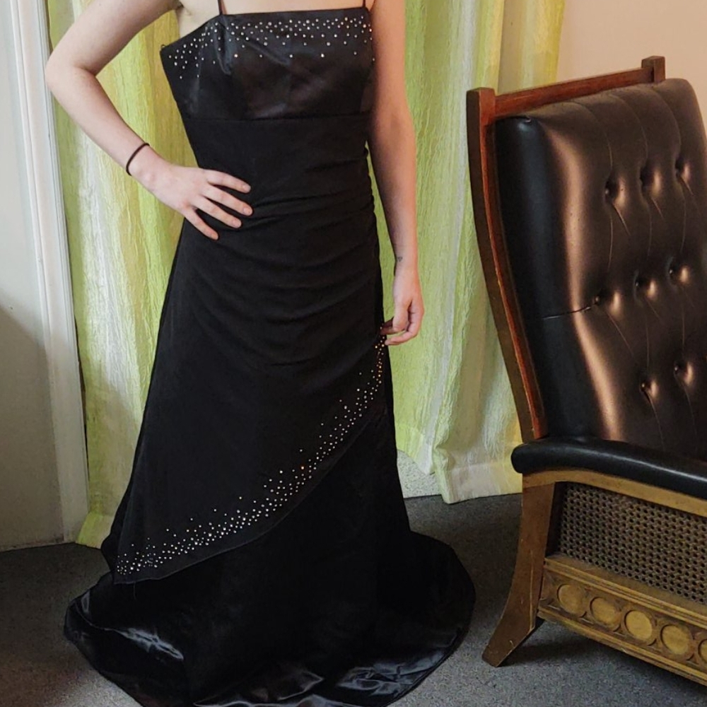 Dress - Picture 3 of 7